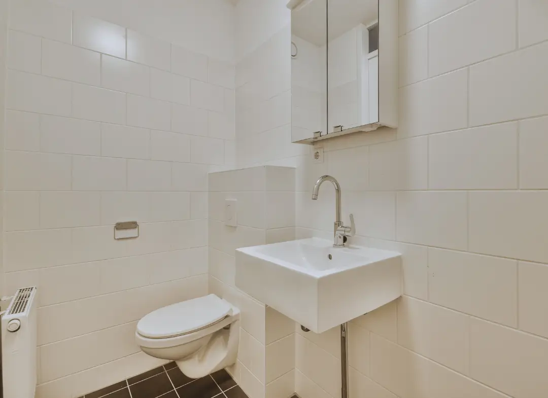 Pose WC Suspendu Les Angles